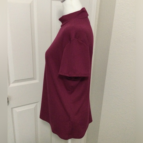 Express Ribbed Mock Neck Short Sleeve Tee Magenta Size L - Picture 6 of 10